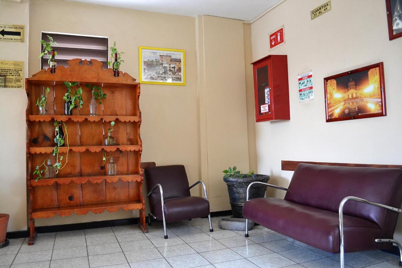 Hotel Janeiro Guadalajara Bagian luar foto