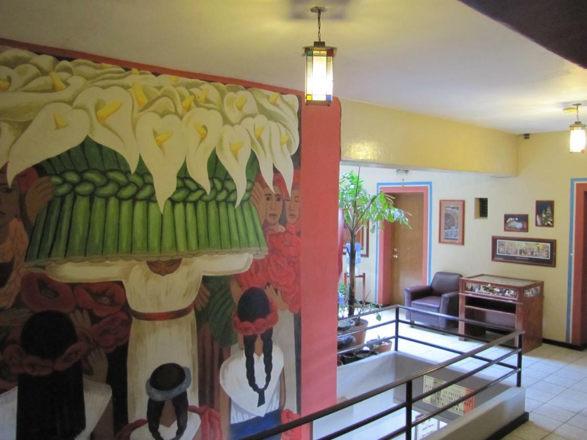 Hotel Janeiro Guadalajara Bagian luar foto