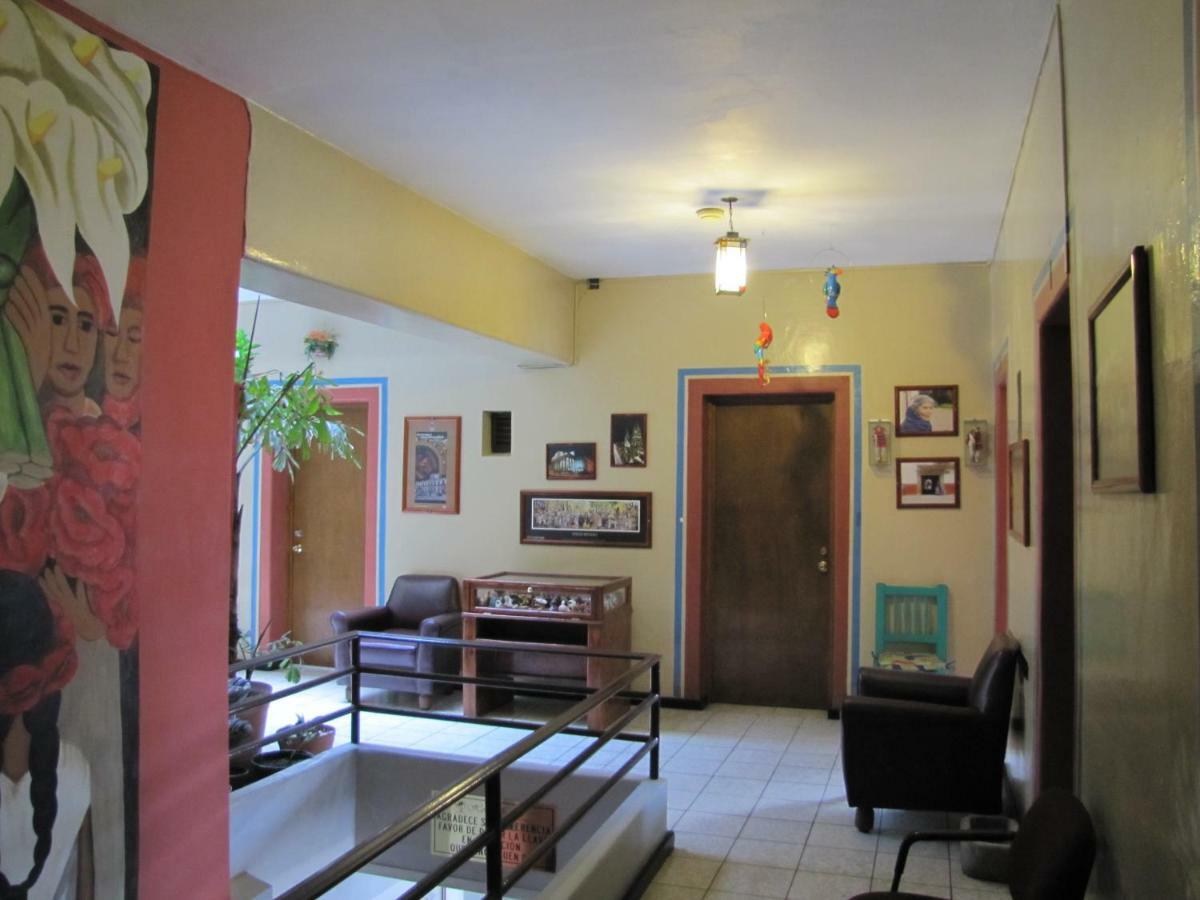 Hotel Janeiro Guadalajara Bagian luar foto