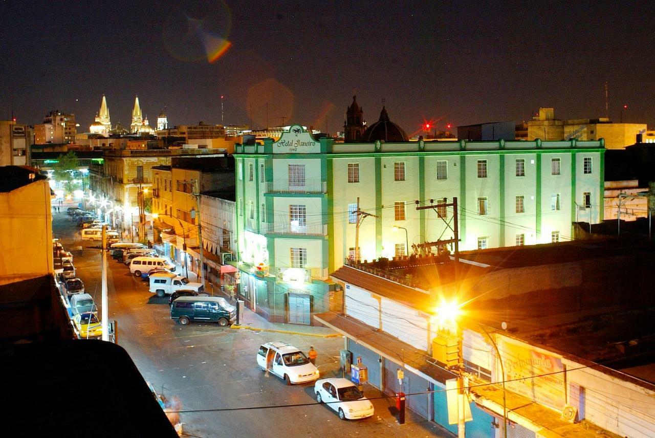Hotel Janeiro Guadalajara Bagian luar foto