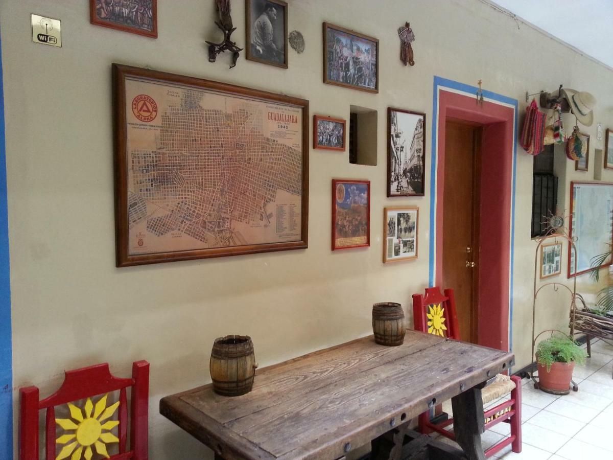 Hotel Janeiro Guadalajara Bagian luar foto